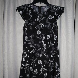 Medium-Black-White Floral- A frame mini-Dress